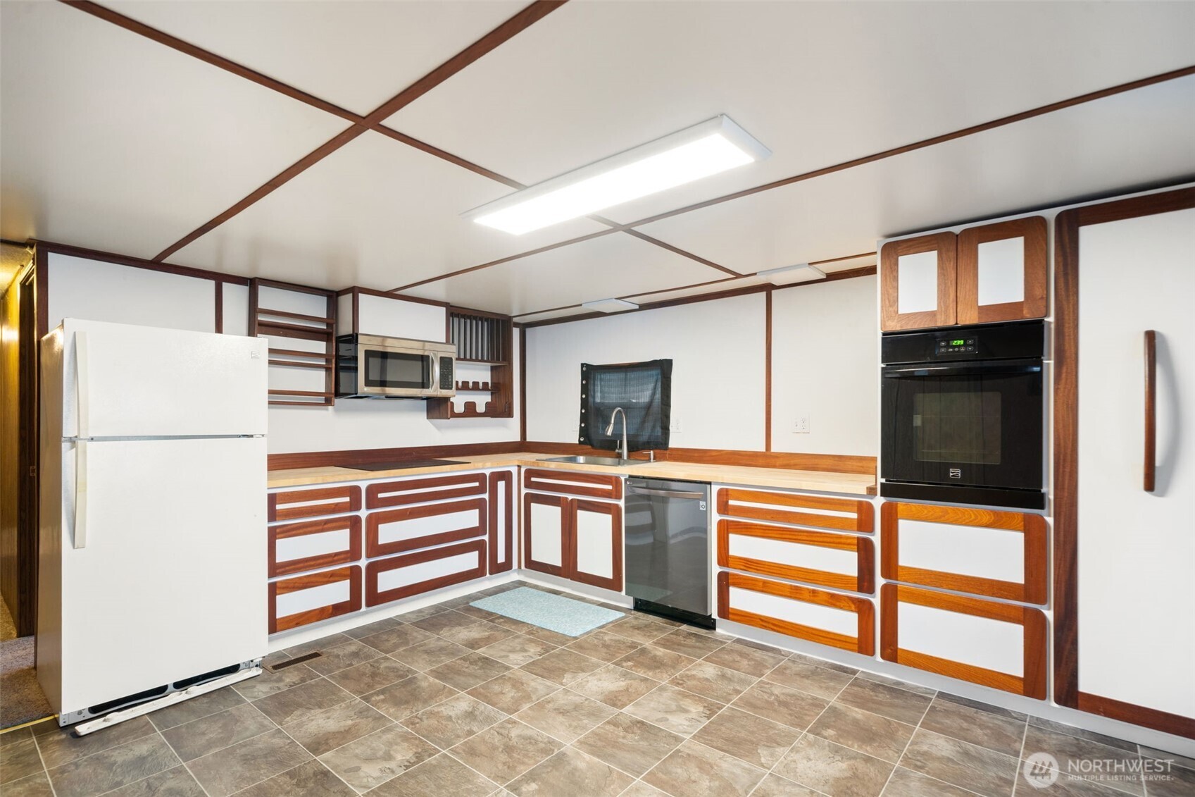 1323 S McDonald Street #15, Port Angeles, WA 98363