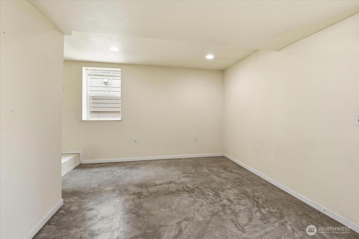 308 NE 50th Street , Seattle, WA 98105