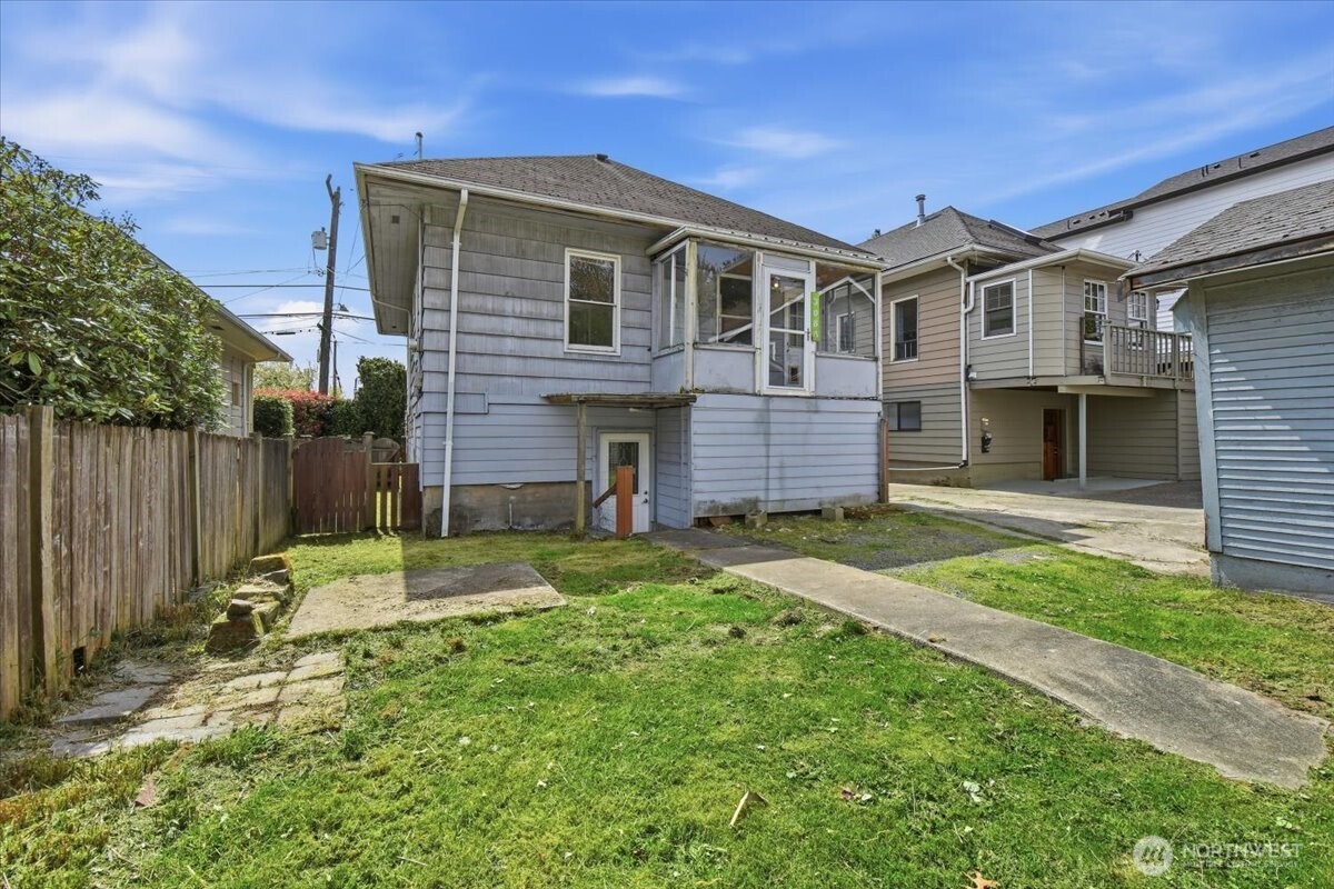308 NE 50th Street , Seattle, WA 98105