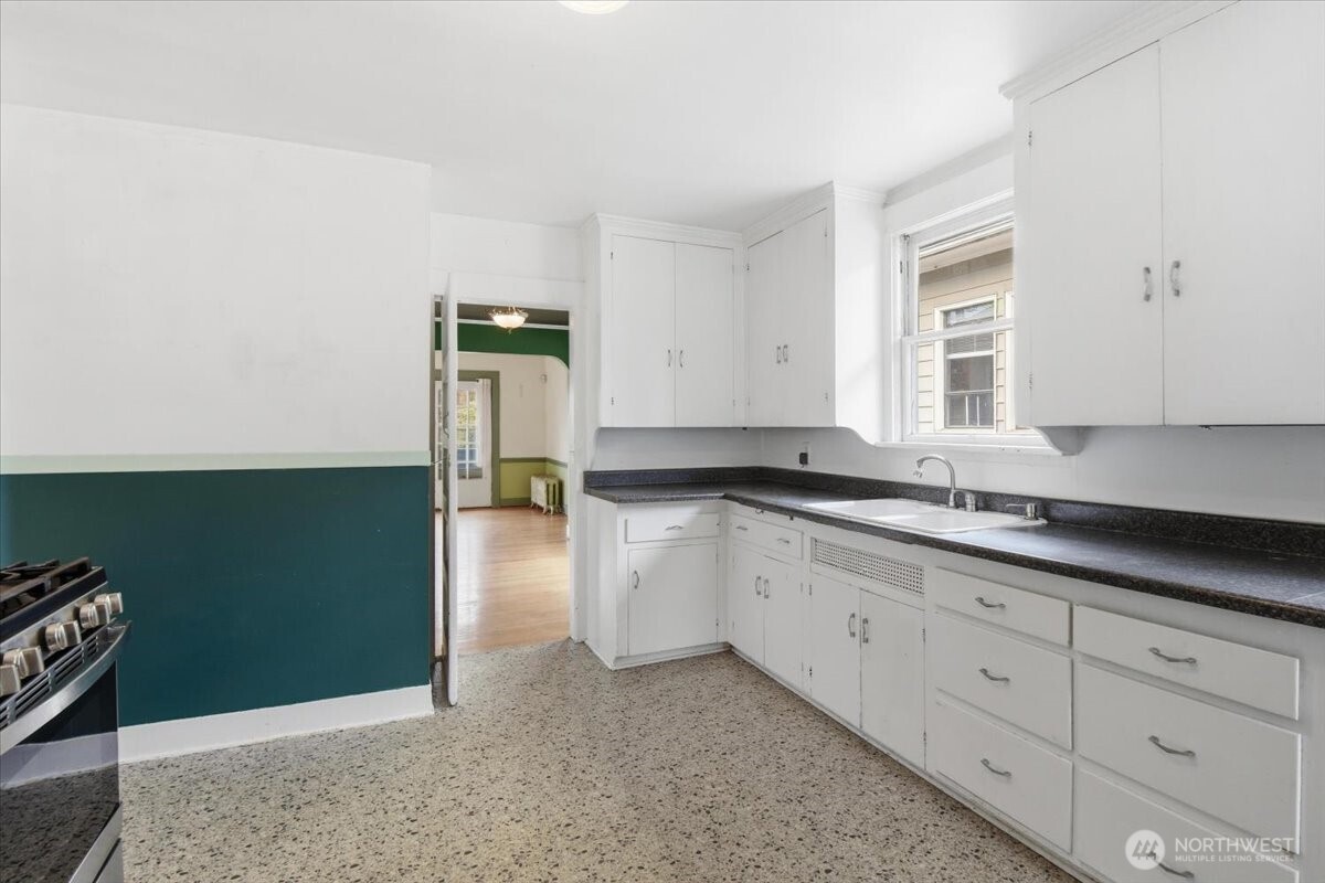 308 NE 50th Street , Seattle, WA 98105