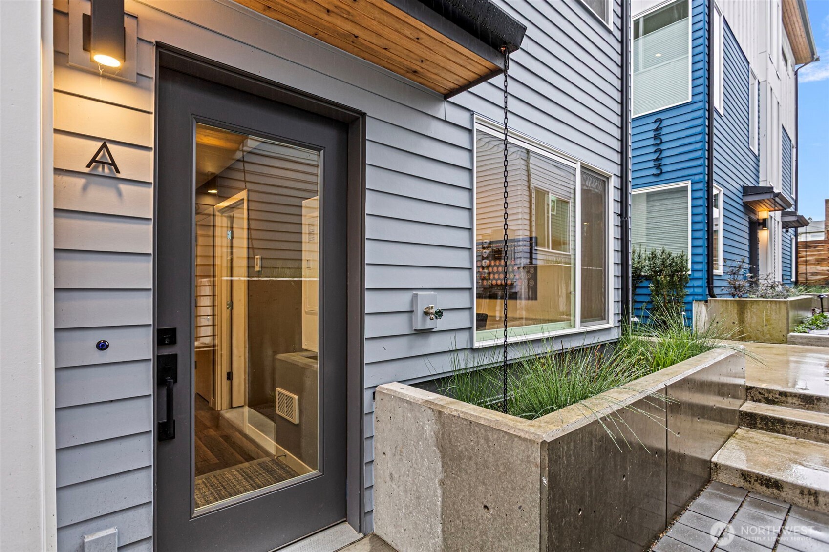 2527 29th Avenue S #A, Seattle, WA 98144