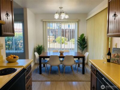 8848 Interlake Avenue N, Seattle, WA 98103 - Photo 15