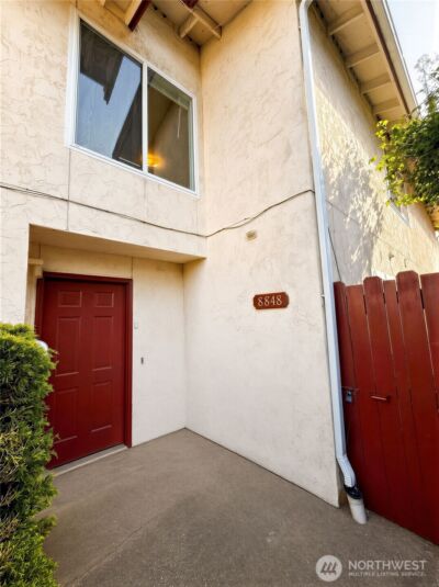 8848 Interlake Avenue N, Seattle, WA 98103 - Photo 11