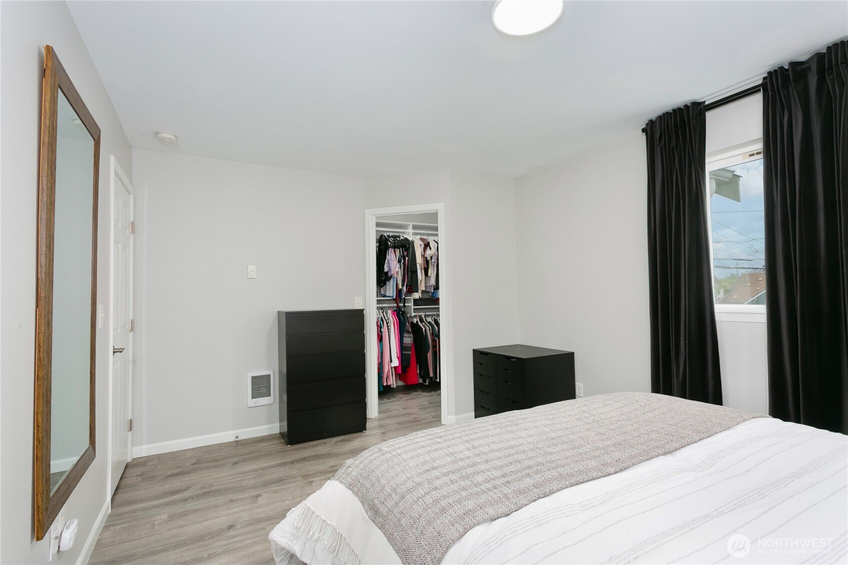 3827 S Cushman Avenue , Tacoma, WA 98418