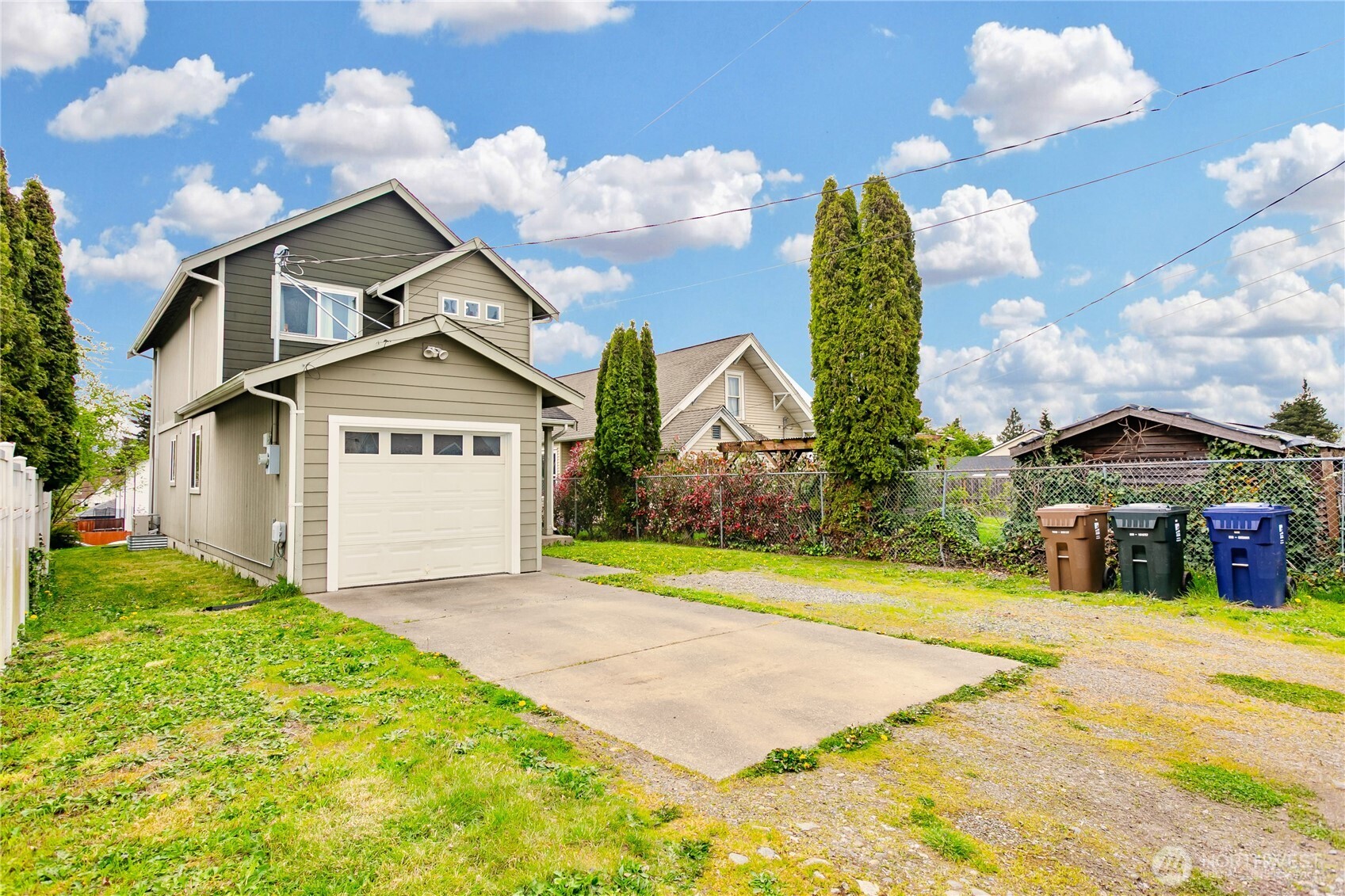 3827 S Cushman Avenue , Tacoma, WA 98418