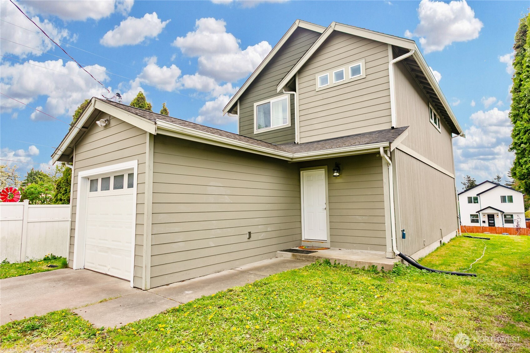 3827 S Cushman Avenue , Tacoma, WA 98418