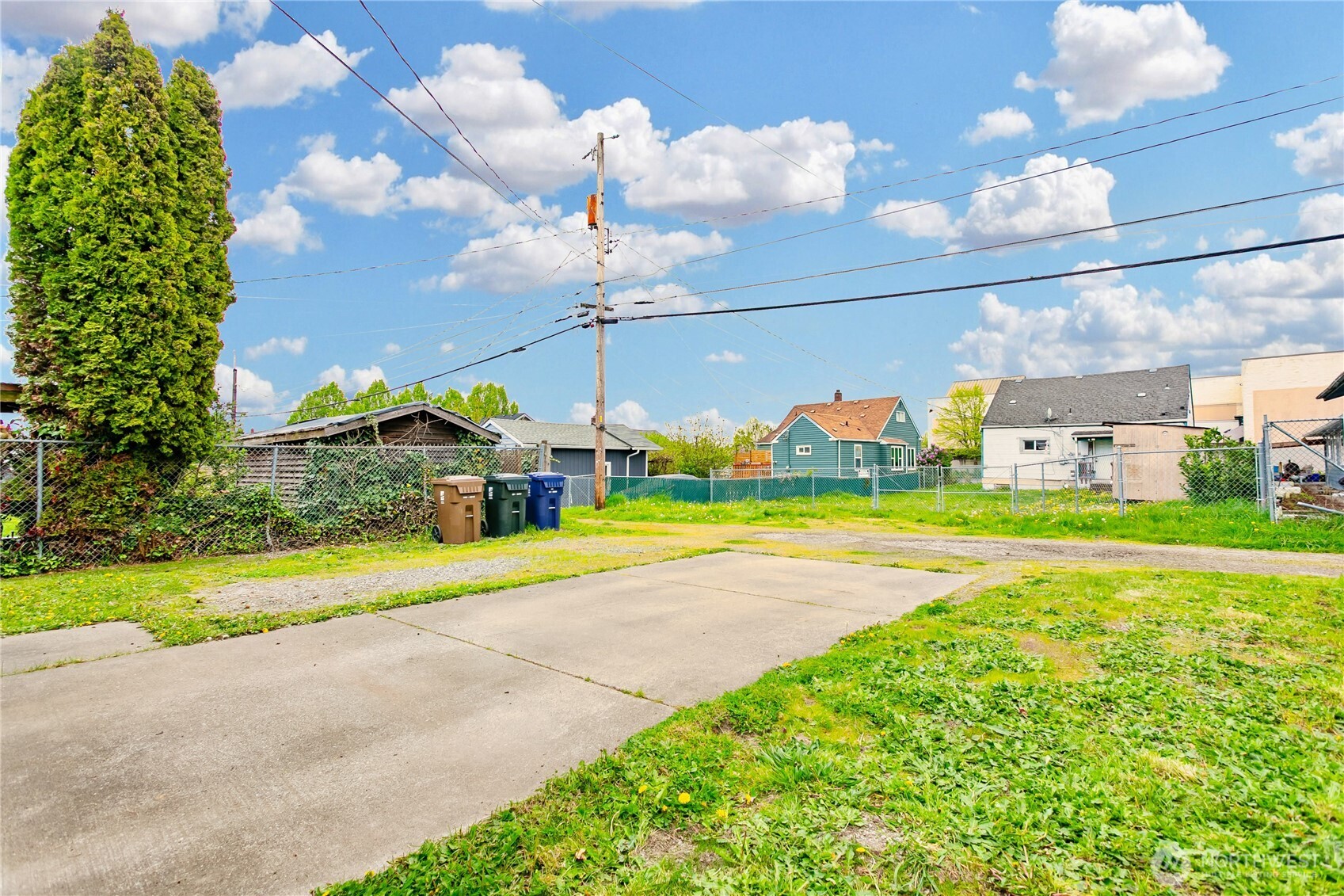 3827 S Cushman Avenue , Tacoma, WA 98418