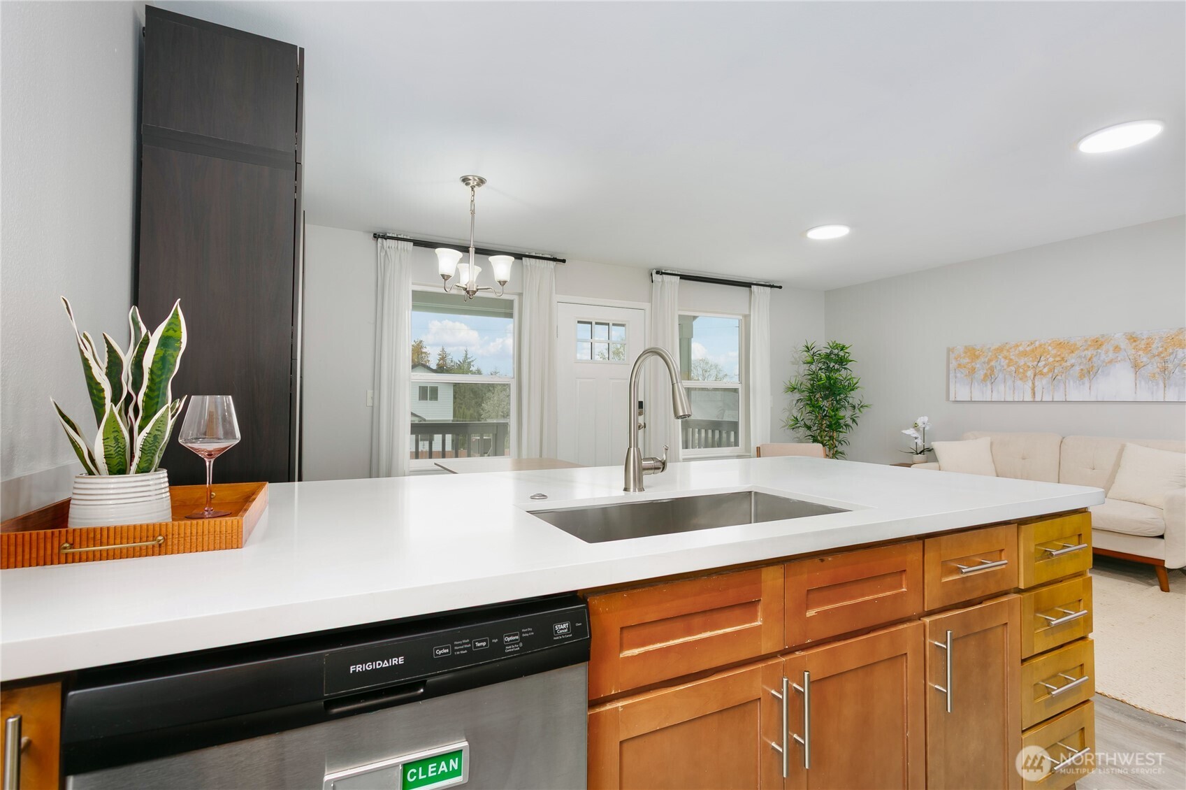 3827 S Cushman Avenue , Tacoma, WA 98418