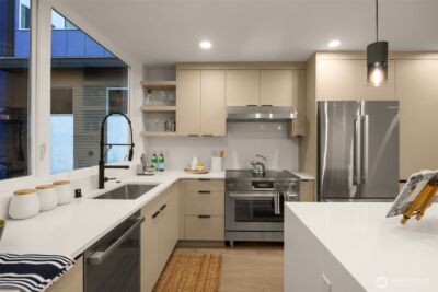 1315 E Denny Way , Seattle, WA 98122 - Photo 12