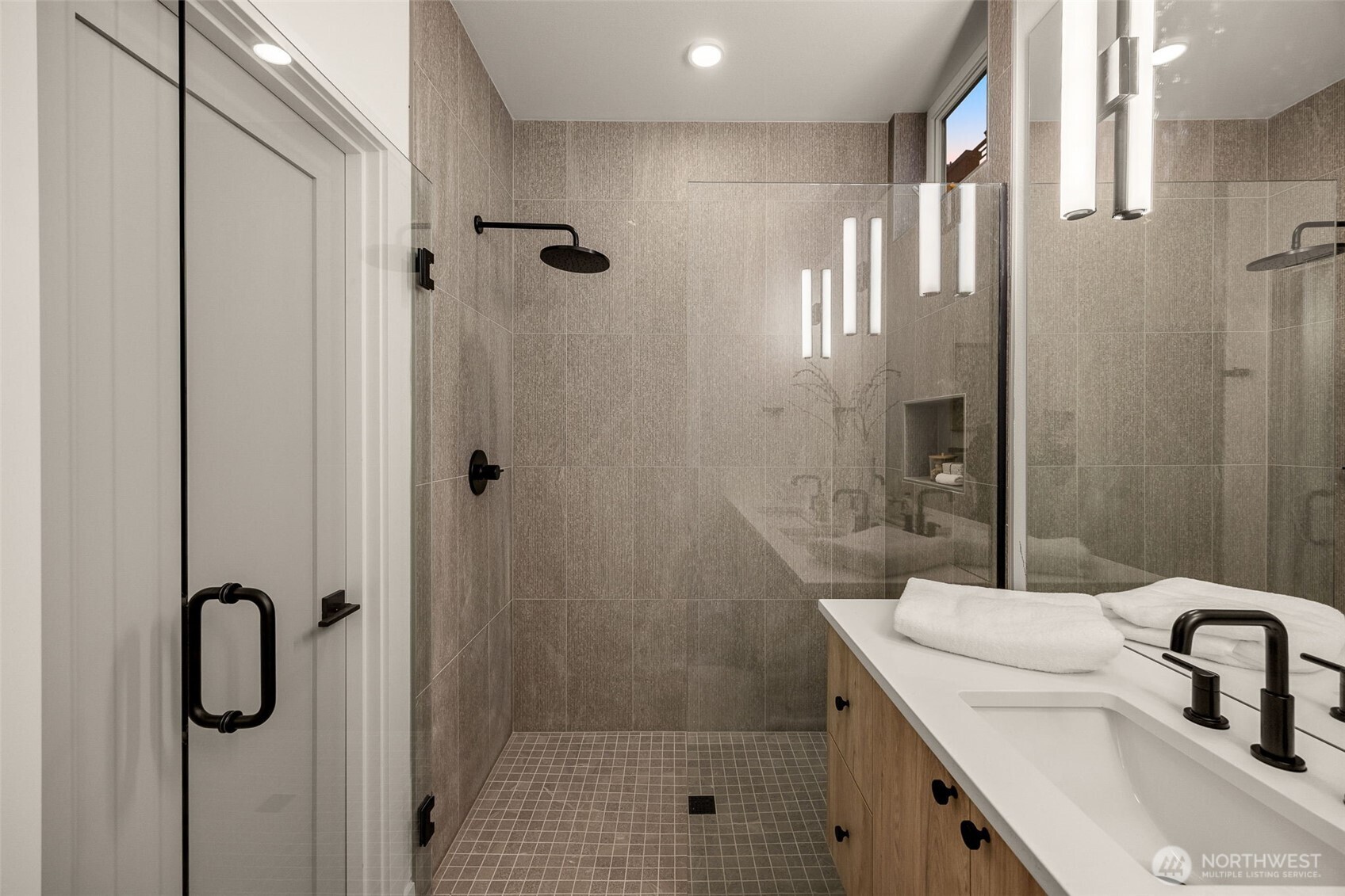 1315 E Denny Way , Seattle, WA 98122