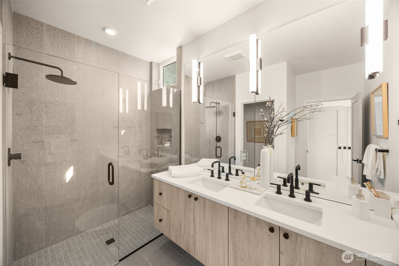 1319 E Denny Way , Seattle, WA 98122