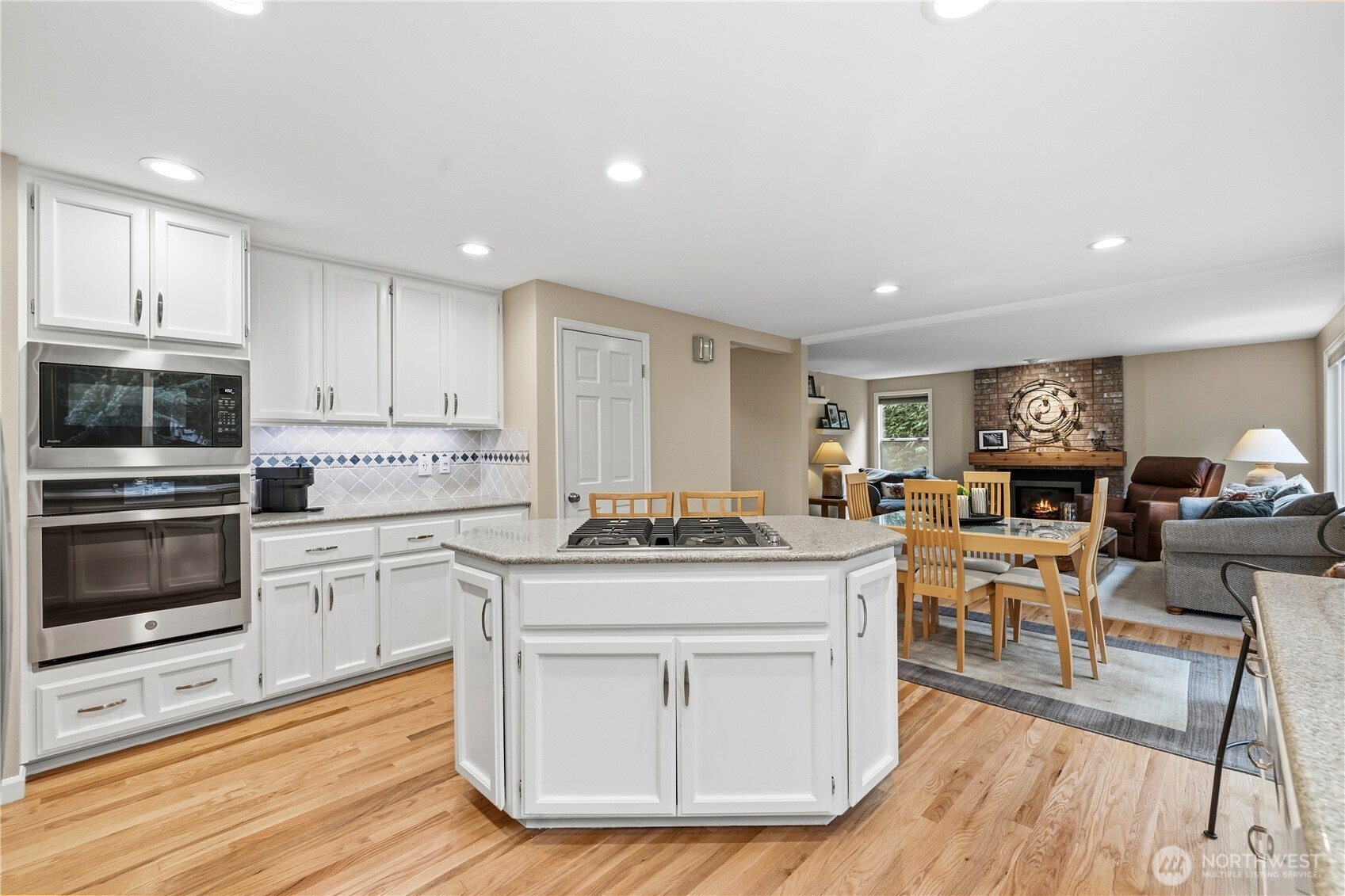 12916 49th Avenue W, Mukilteo, WA 98275