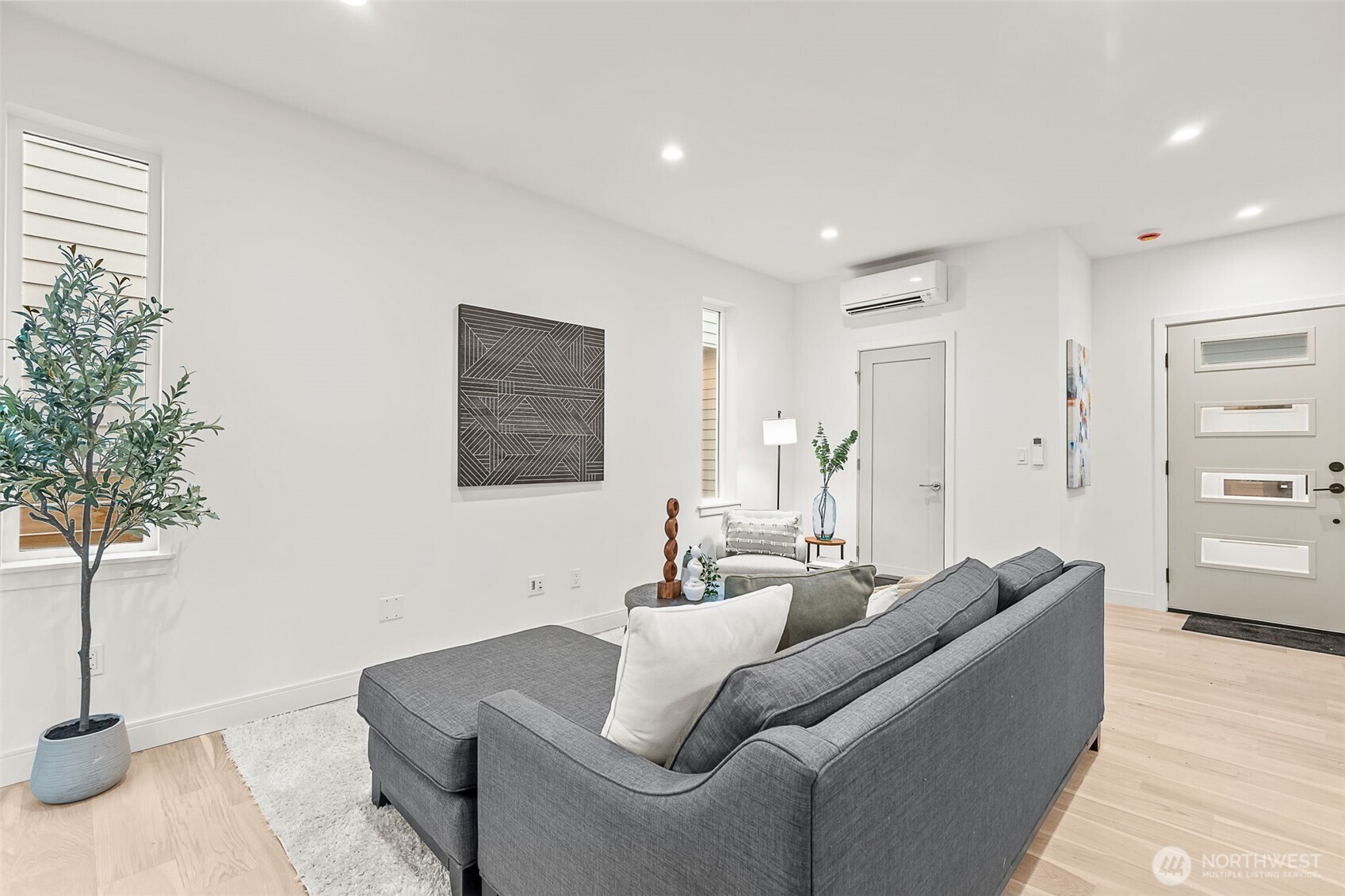 3542 S Dawson Street , Seattle, WA 98118