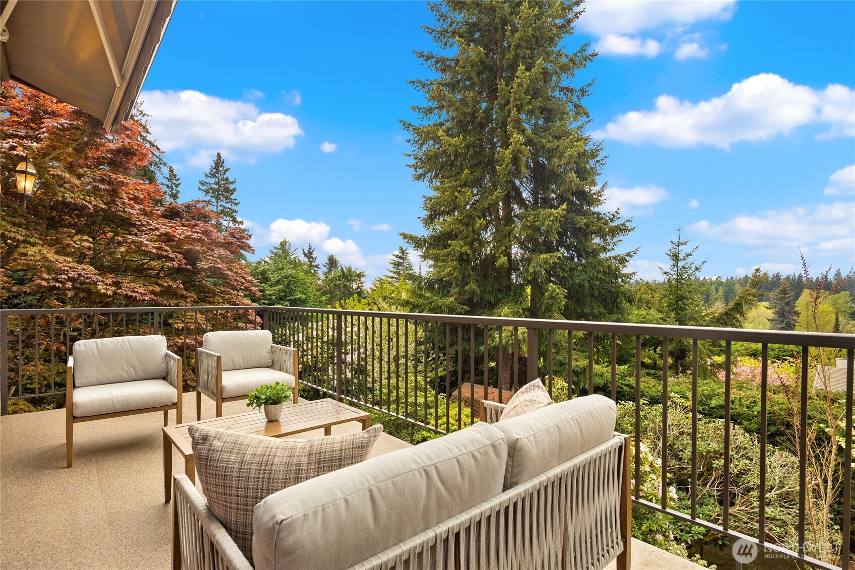 8619 NE 24th Street , Clyde Hill, WA 98004