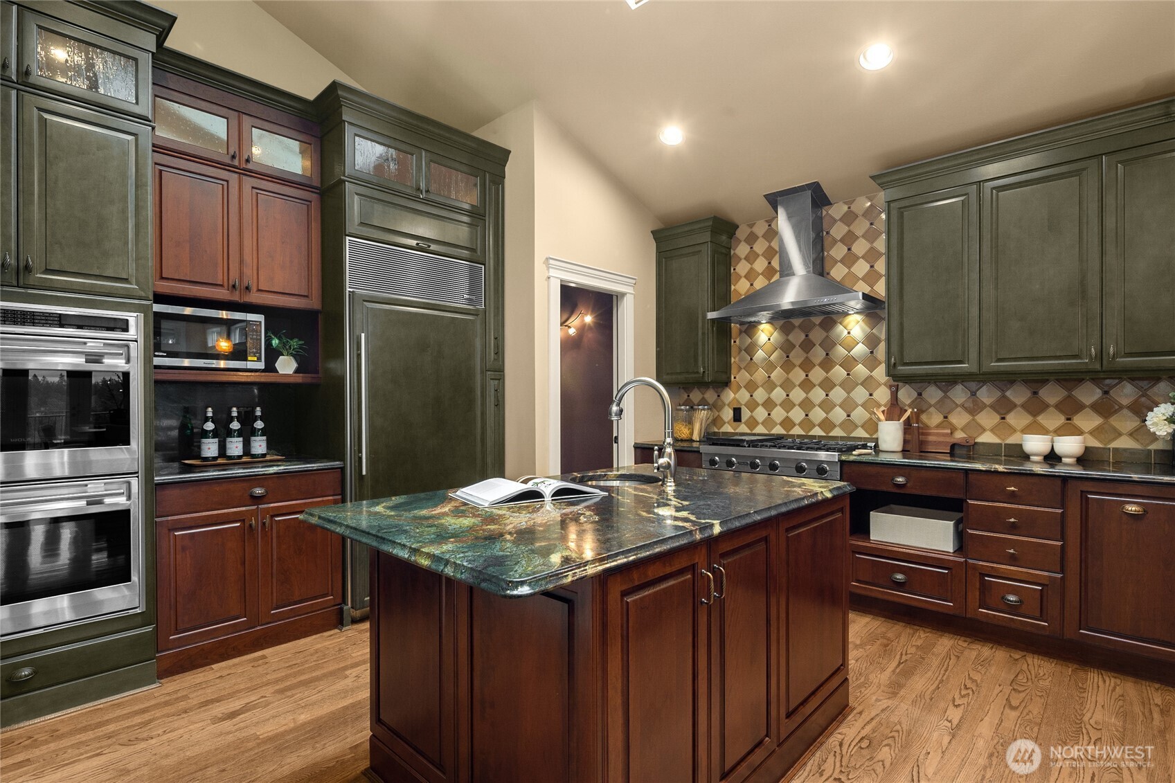 8619 NE 24th Street , Clyde Hill, WA 98004