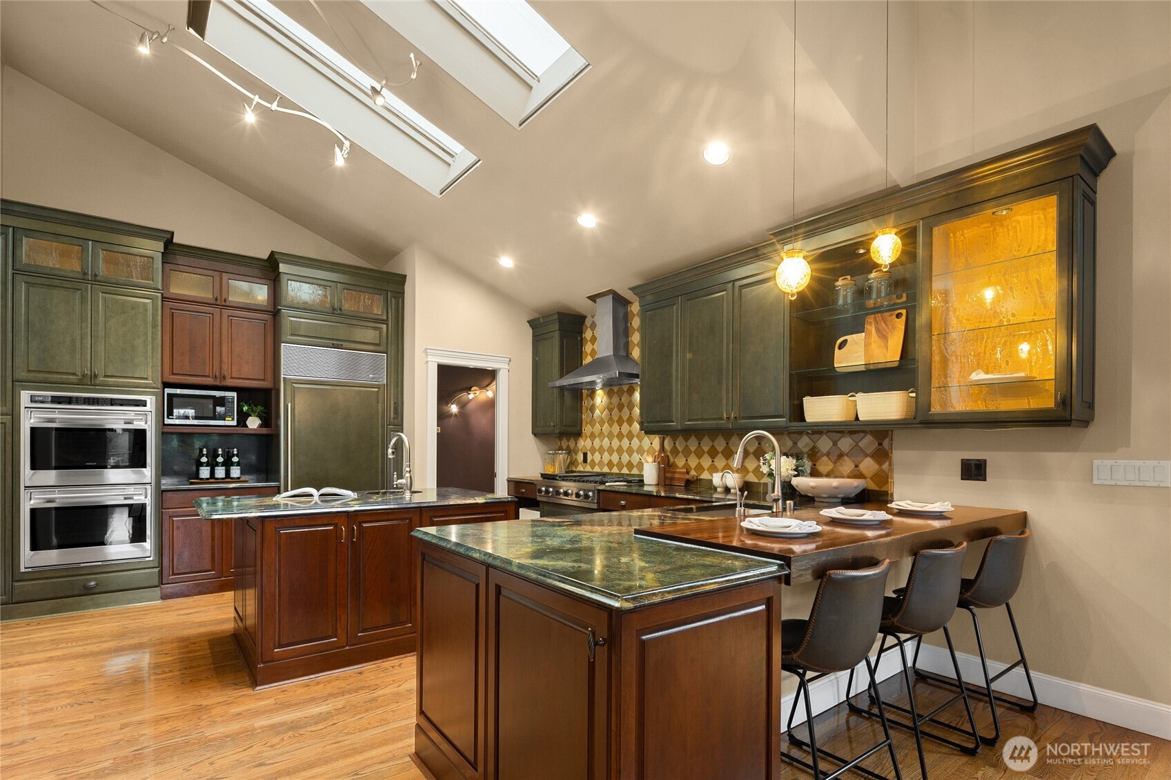 8619 NE 24th Street , Clyde Hill, WA 98004