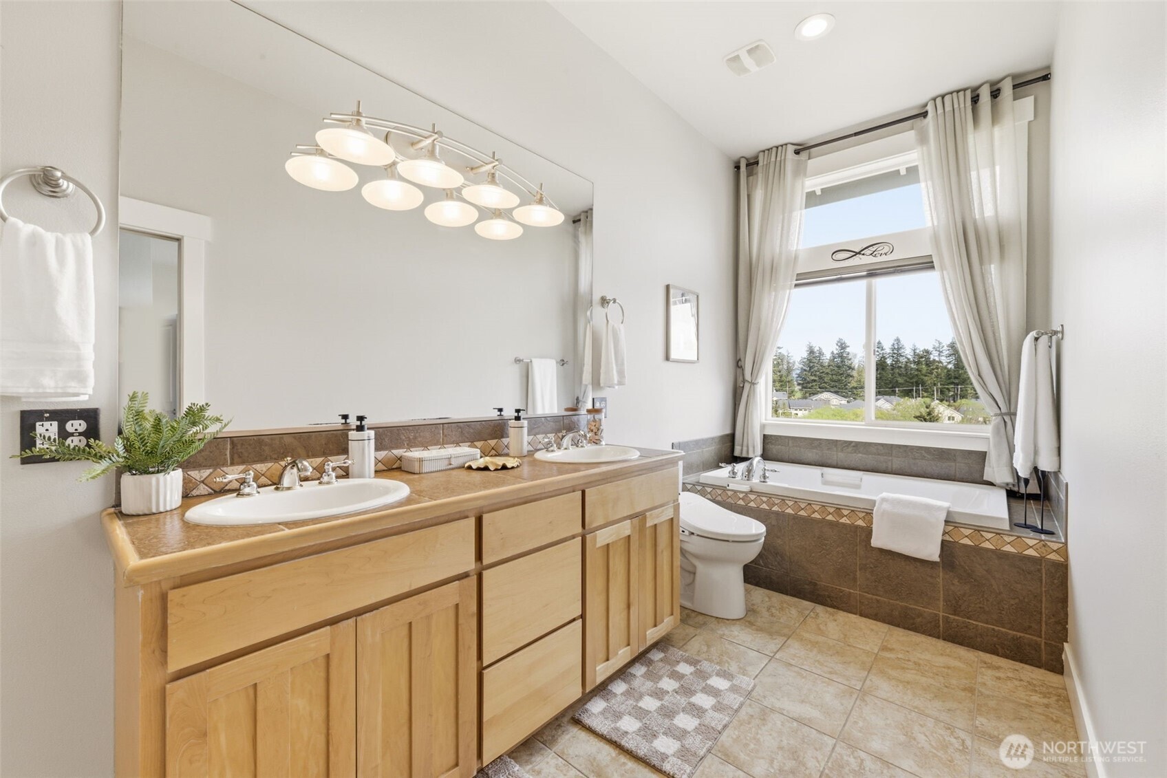 7808 211th Avenue E, Bonney Lake, WA 98391