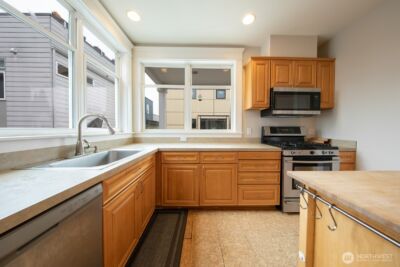 703 18th Avenue S, Seattle, WA 98144 - Photo 12