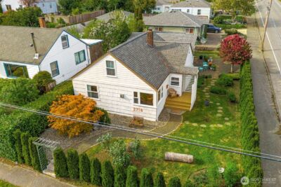 2718 E 11th Street , Bremerton, WA 98310