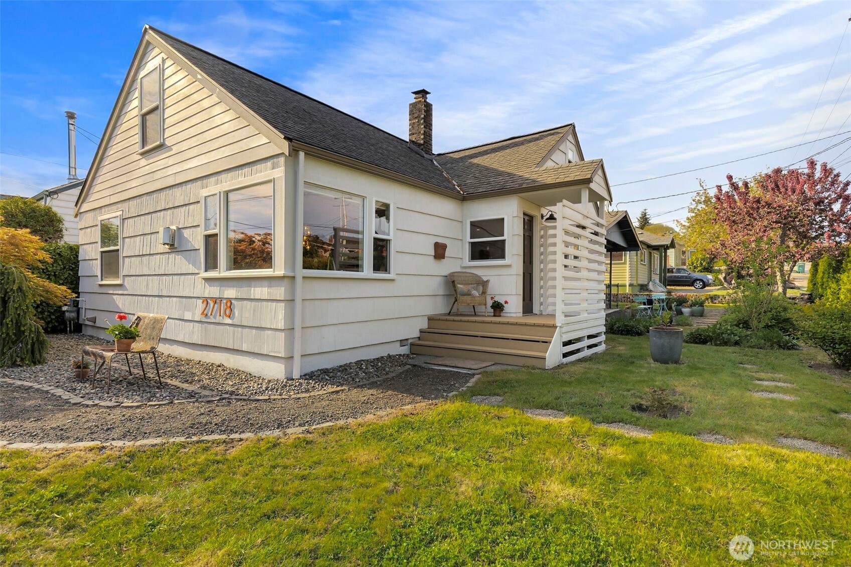 2718 E 11th Street , Bremerton, WA 98310