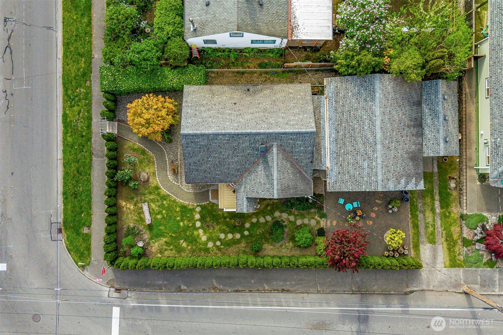 2718 E 11th Street , Bremerton, WA 98310