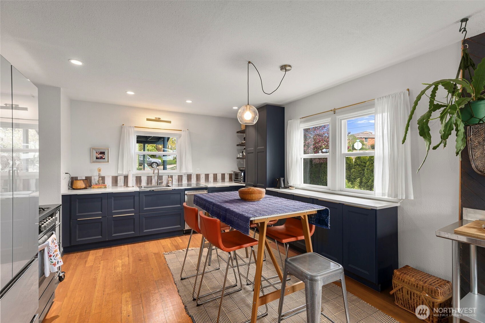 2718 E 11th Street , Bremerton, WA 98310