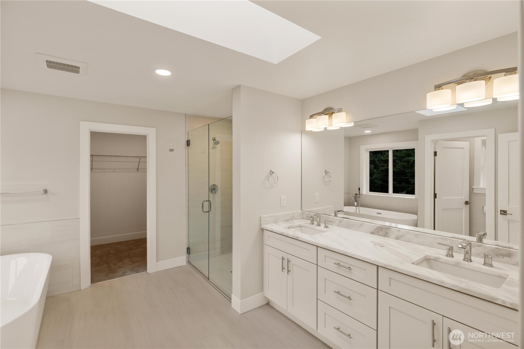 15518 56th Avenue W, Edmonds, WA 98026-2236