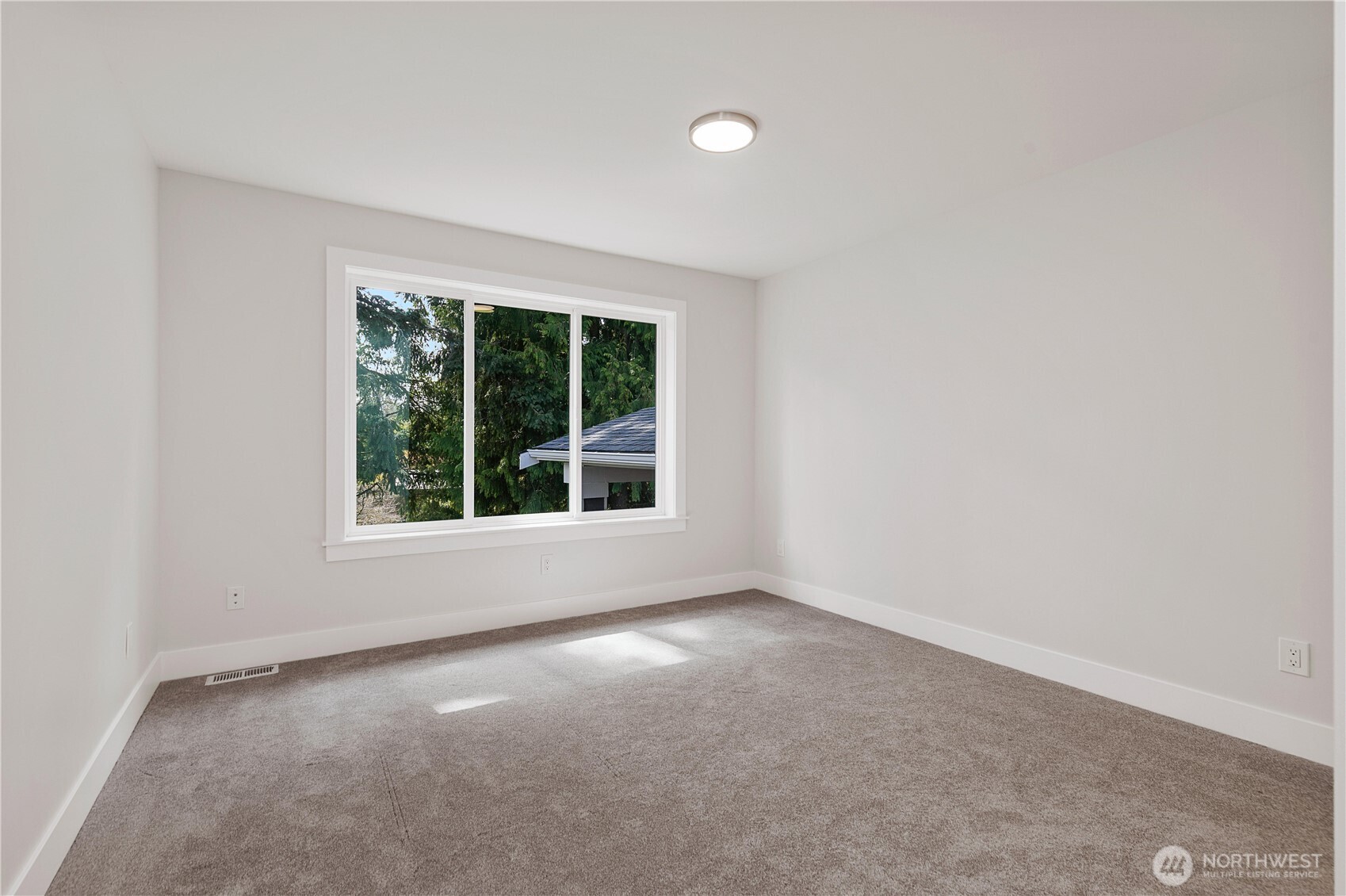 15518 56th Avenue W, Edmonds, WA 98026-2236