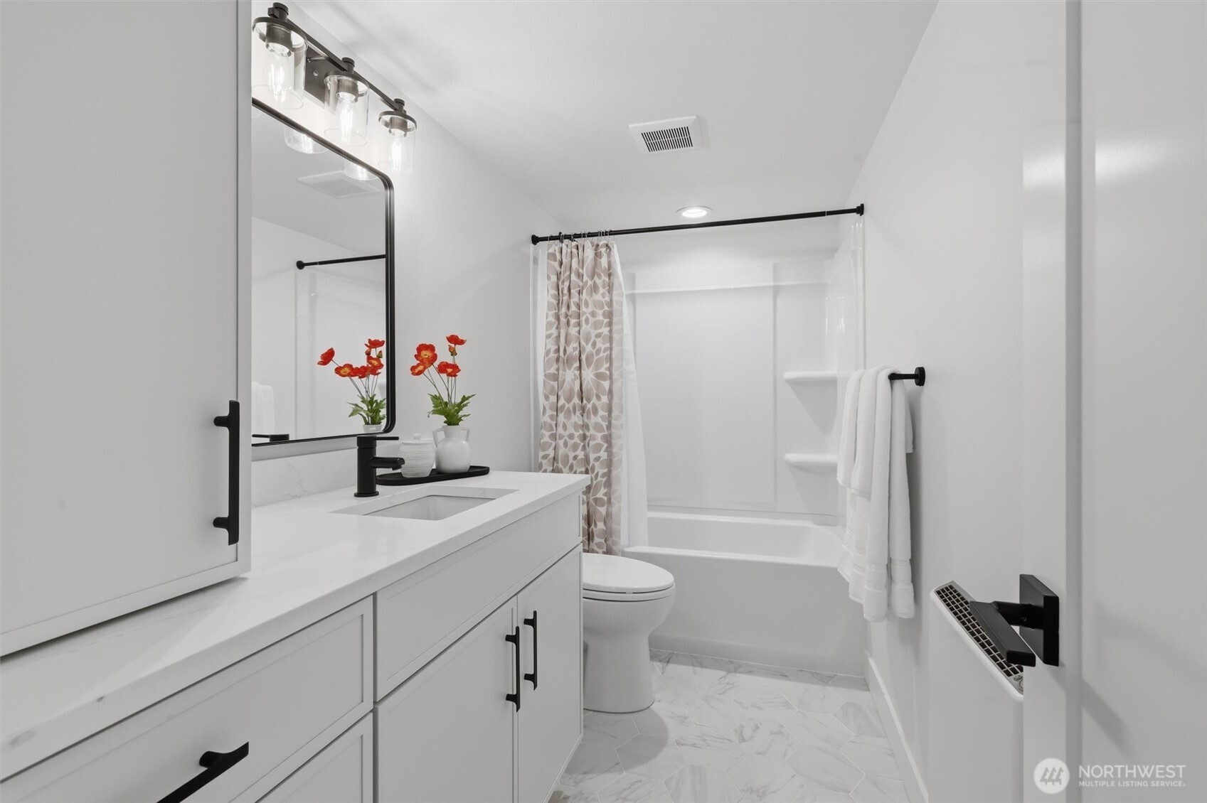 4257 W 33rd Ave W #1, Seattle, WA 98199