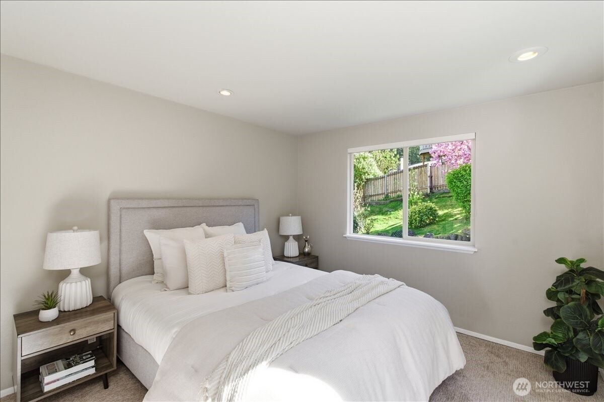 16813 NE 33rd Street , Bellevue, WA 98008