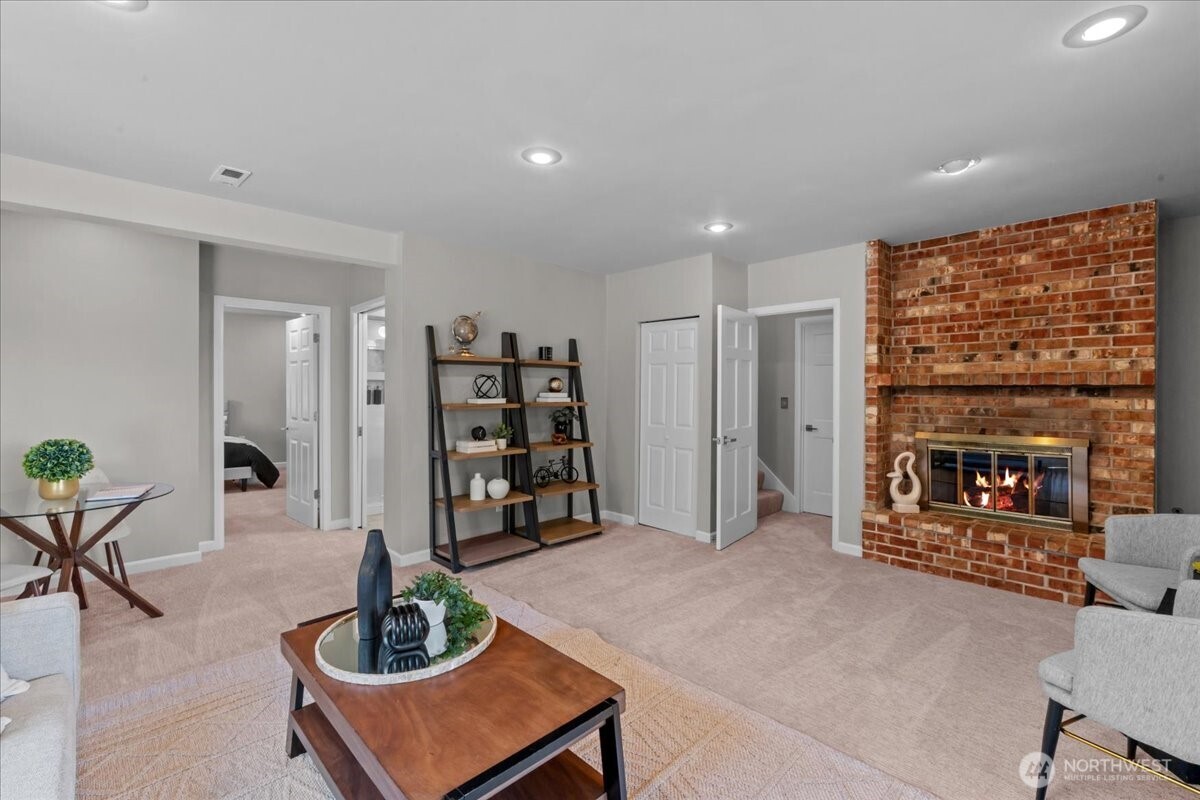 16813 NE 33rd Street , Bellevue, WA 98008