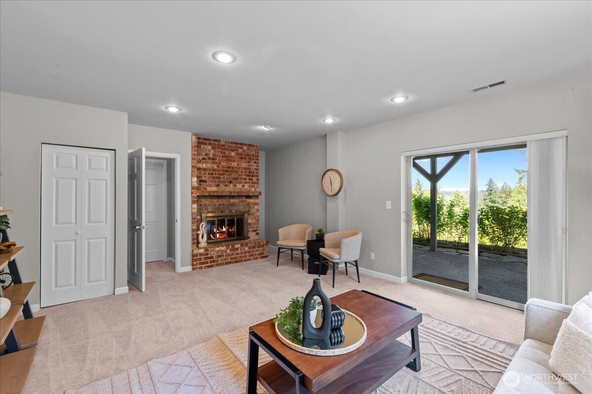 16813 NE 33rd Street , Bellevue, WA 98008