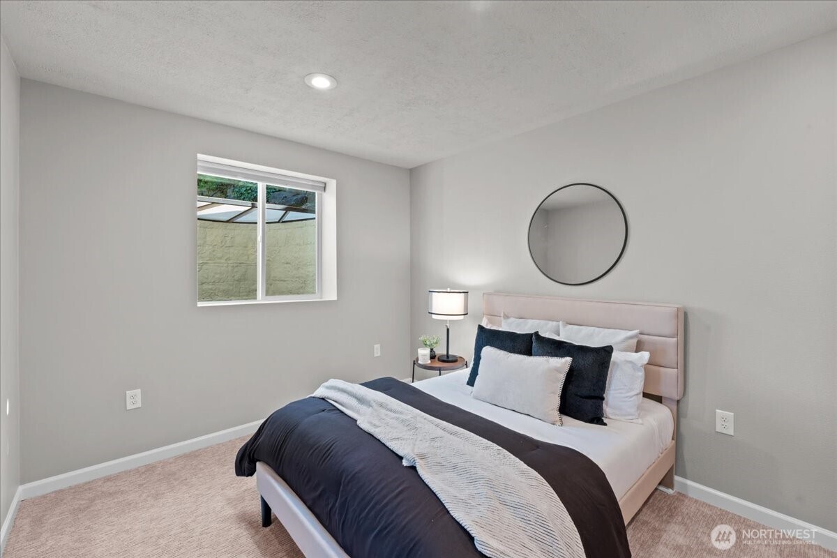16813 NE 33rd Street , Bellevue, WA 98008