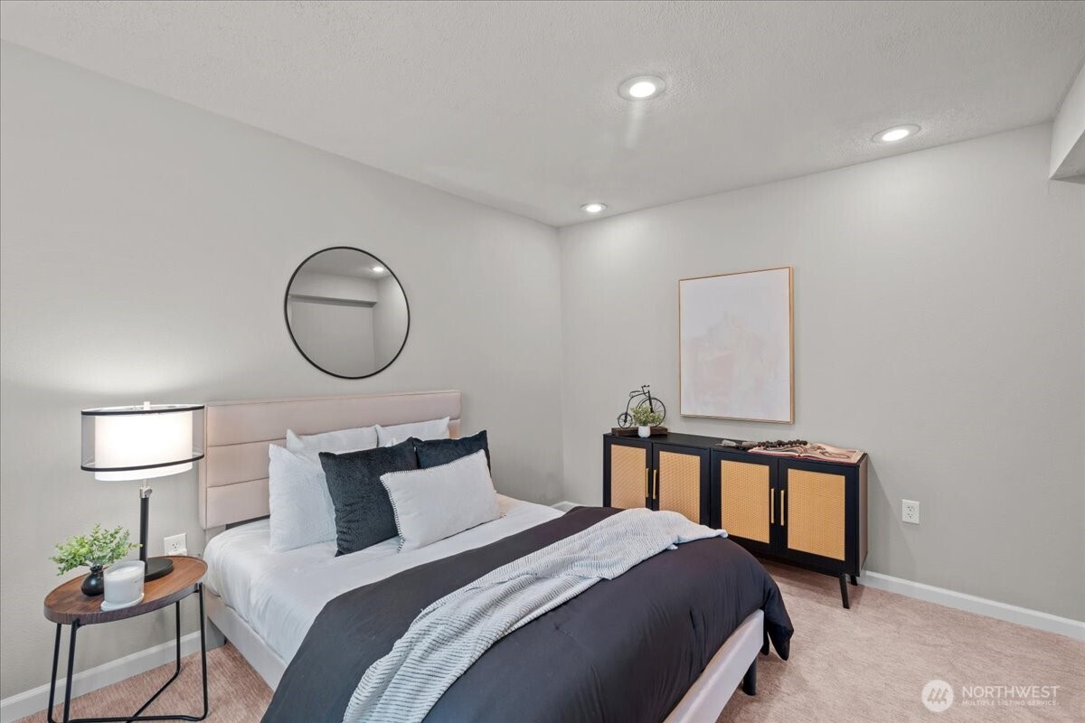 16813 NE 33rd Street , Bellevue, WA 98008