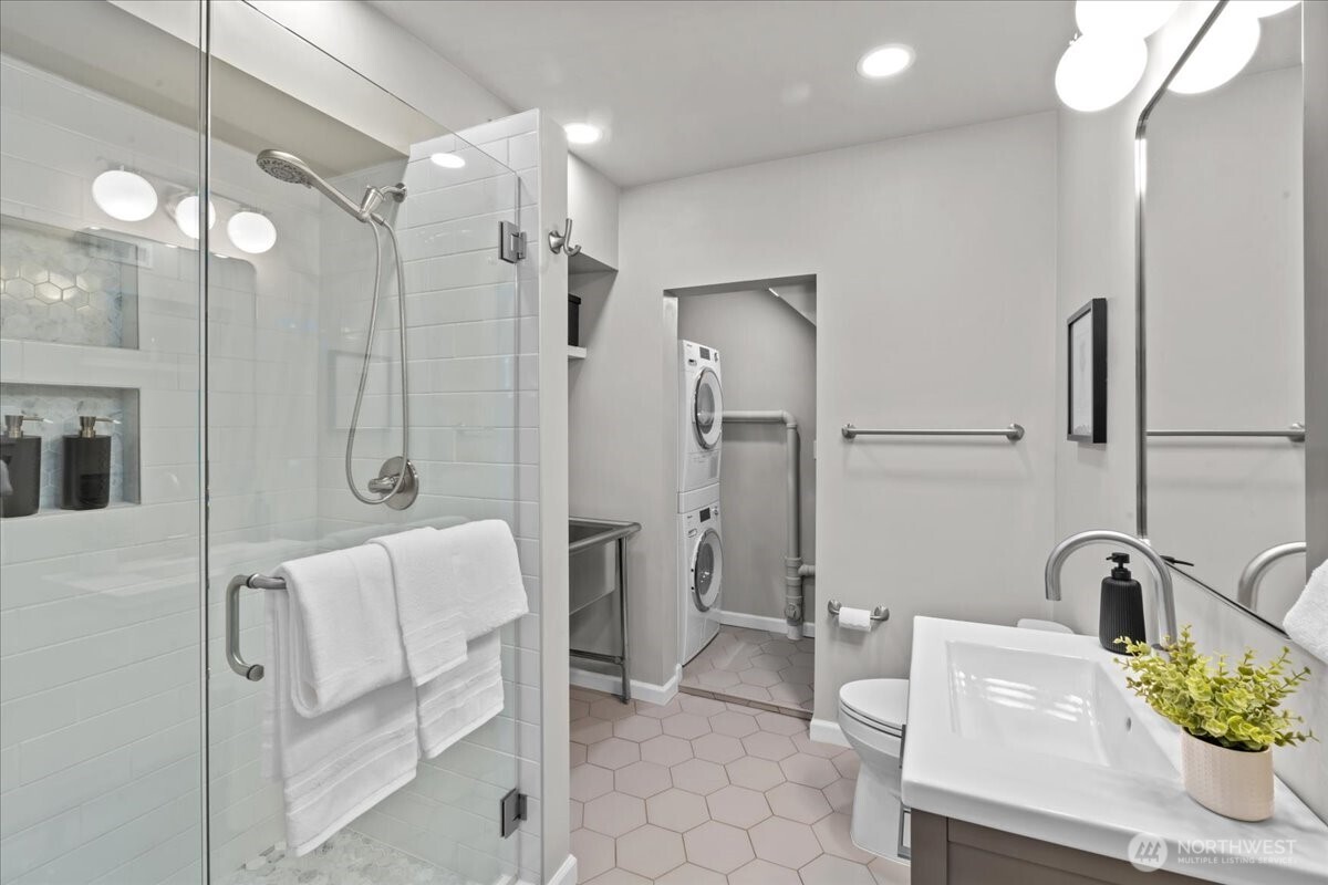16813 NE 33rd Street , Bellevue, WA 98008