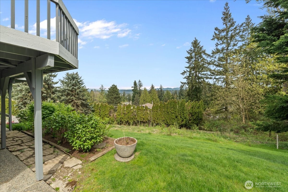 16813 NE 33rd Street , Bellevue, WA 98008