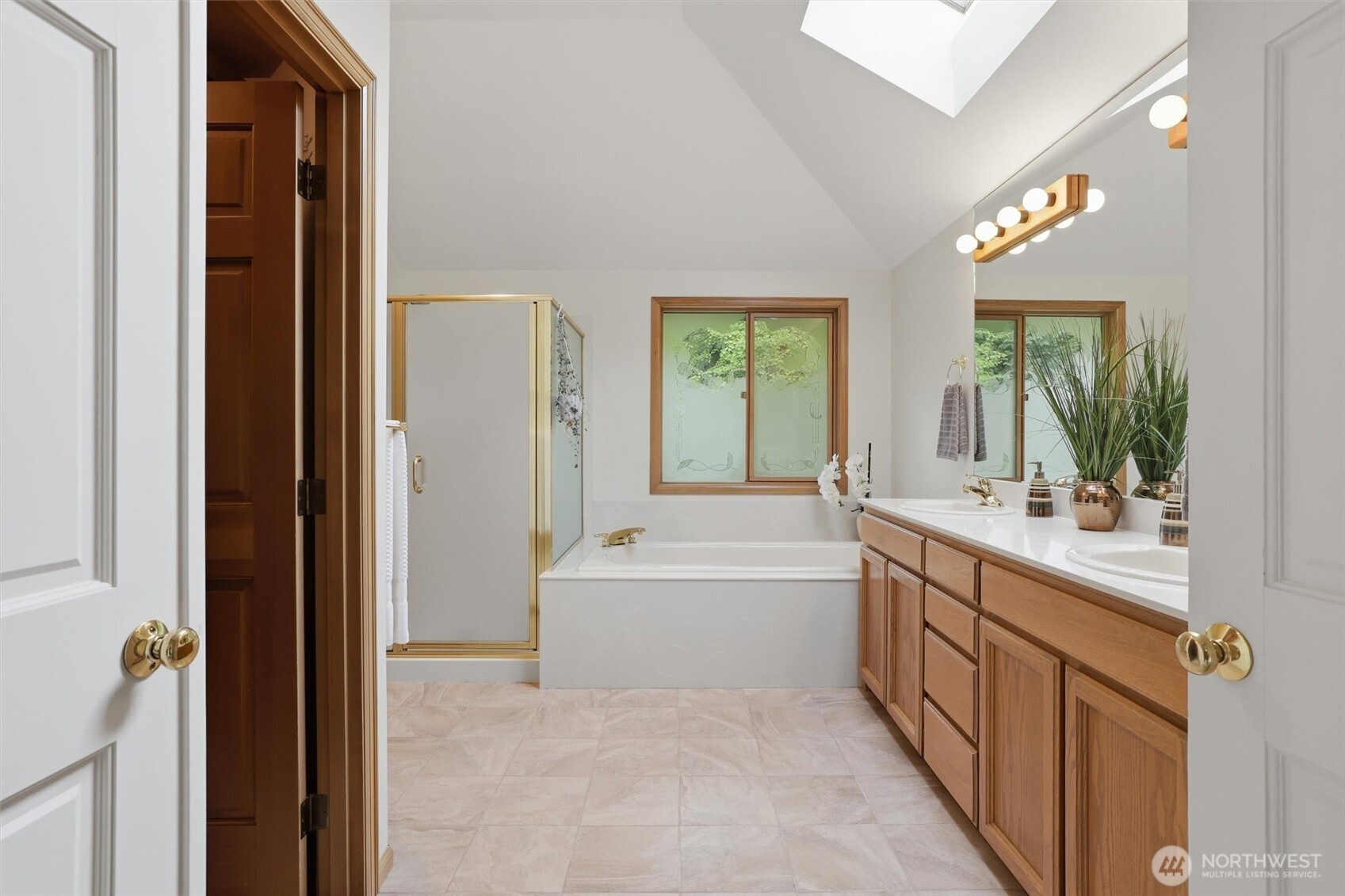 24135 SE 16th Place , Sammamish, WA 98075