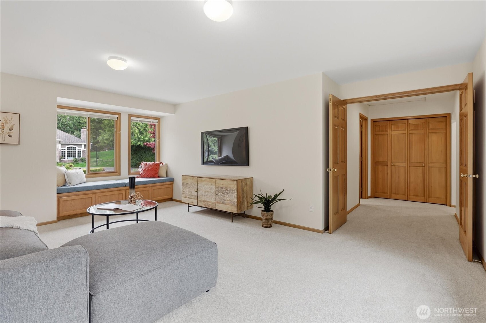 24135 SE 16th Place , Sammamish, WA 98075