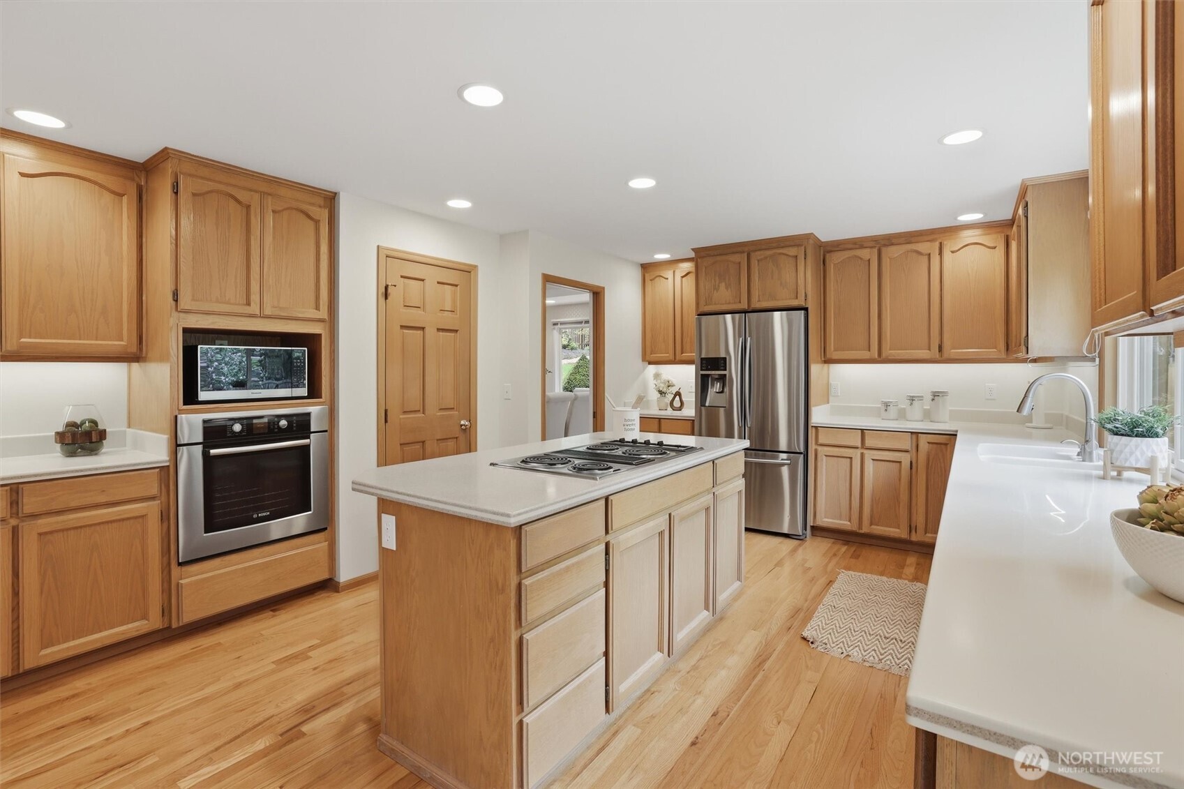 24135 SE 16th Place , Sammamish, WA 98075