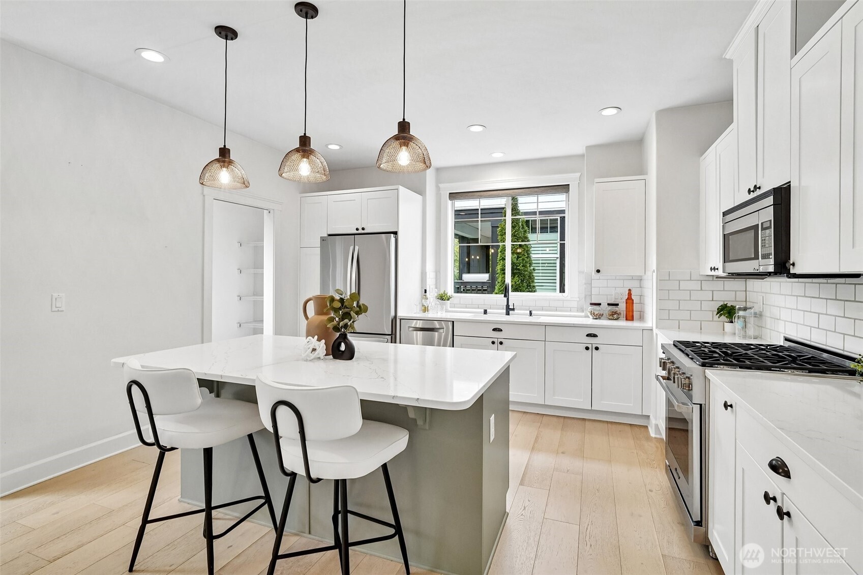 2166 NE Morgan Lane , Issaquah, WA 98029