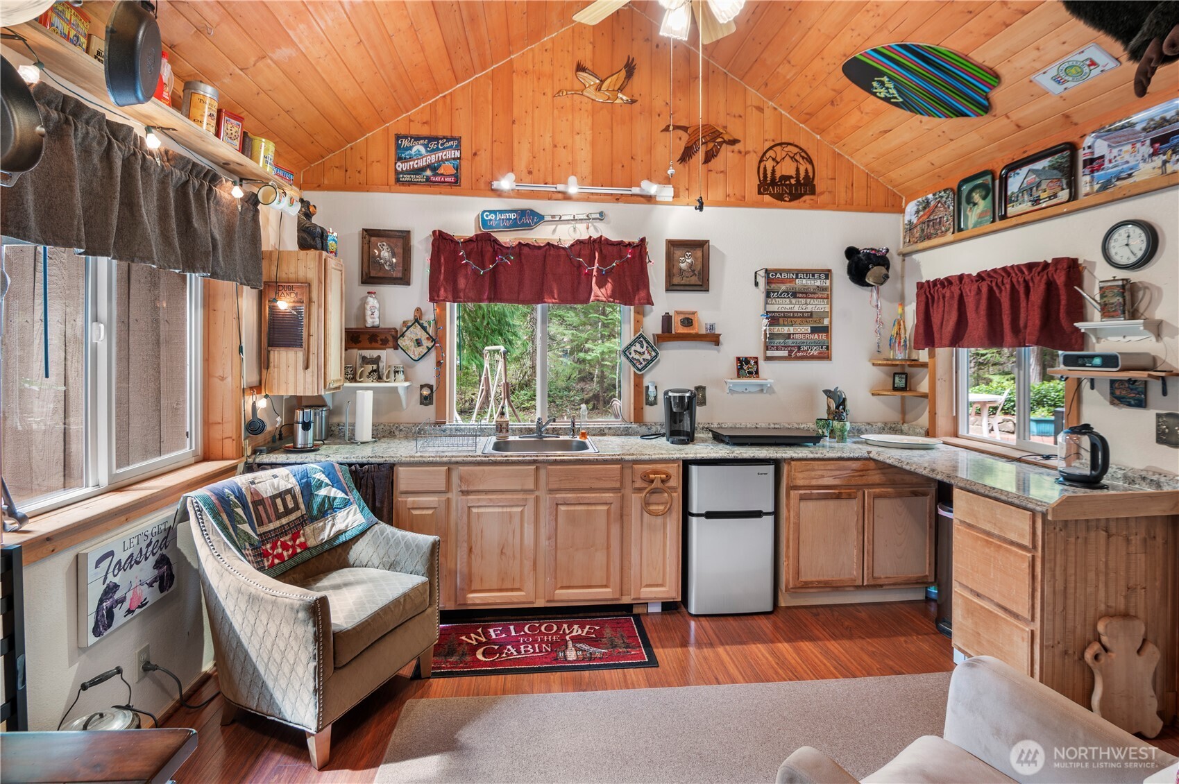 30 N Deer Court , Hoodsport, WA 98548