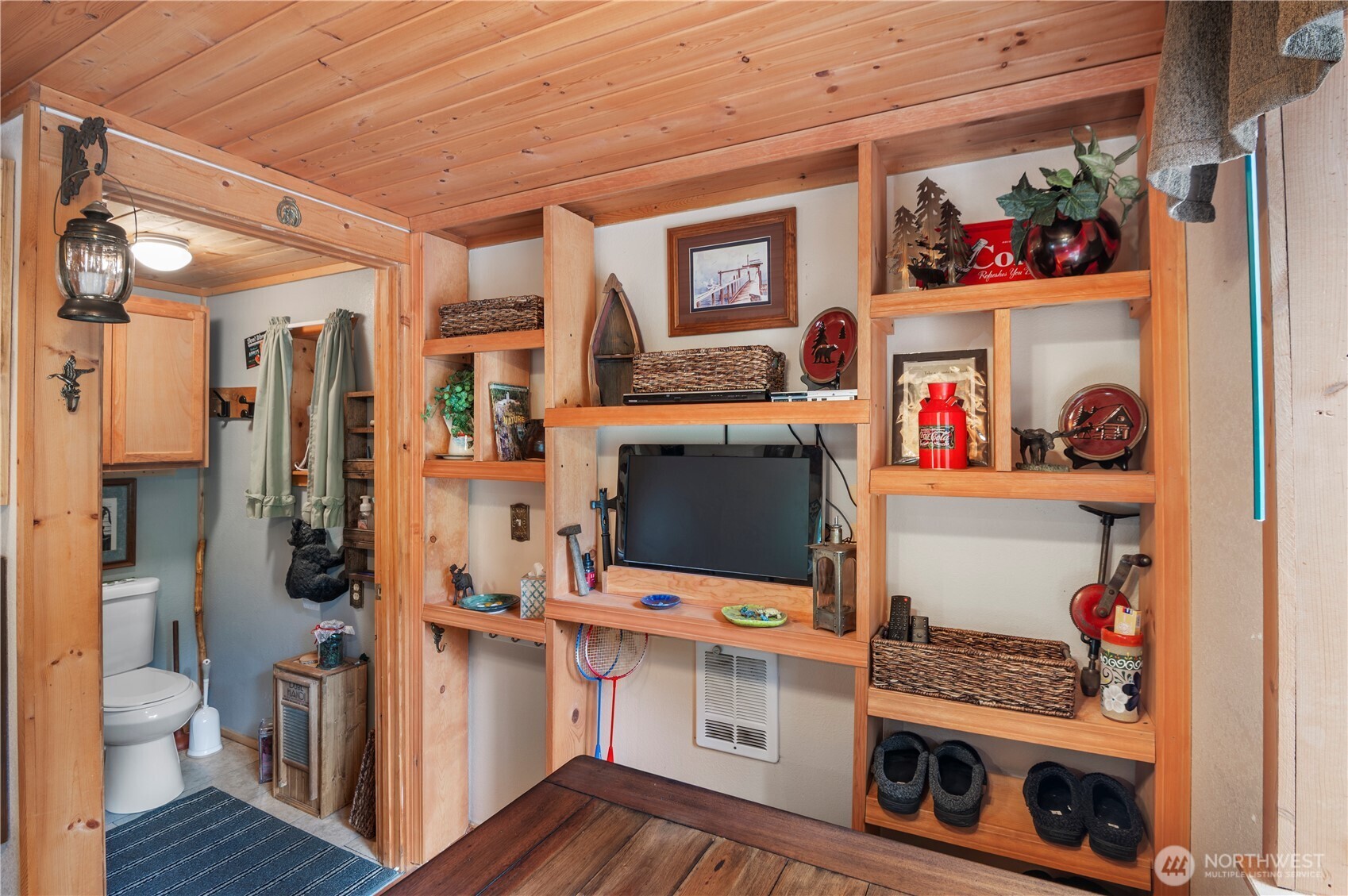 30 N Deer Court , Hoodsport, WA 98548
