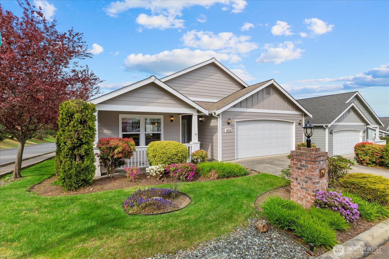 402 NW 12th Loop , Oak Harbor, WA 98277-3820