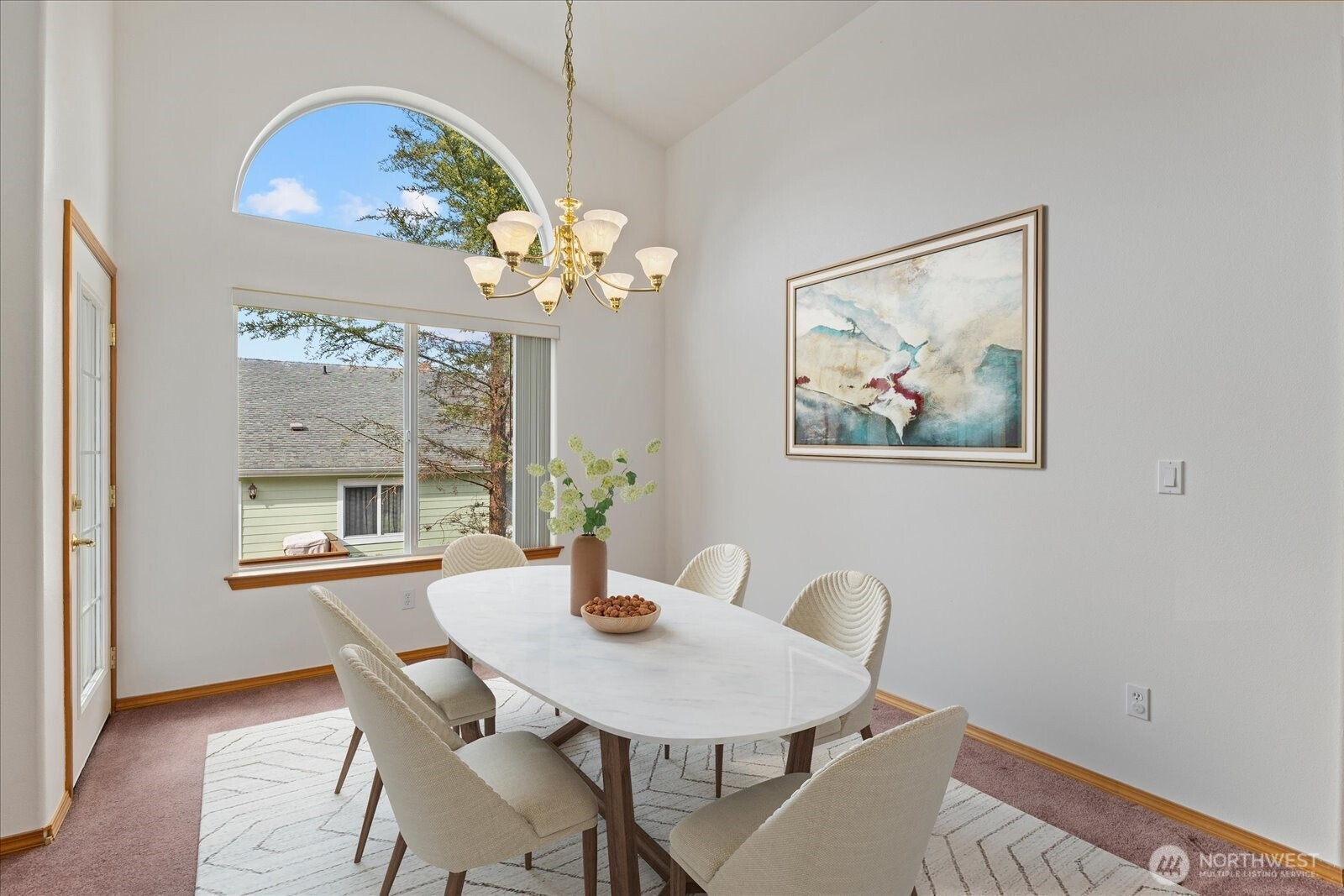 402 NW 12th Loop , Oak Harbor, WA 98277-3820