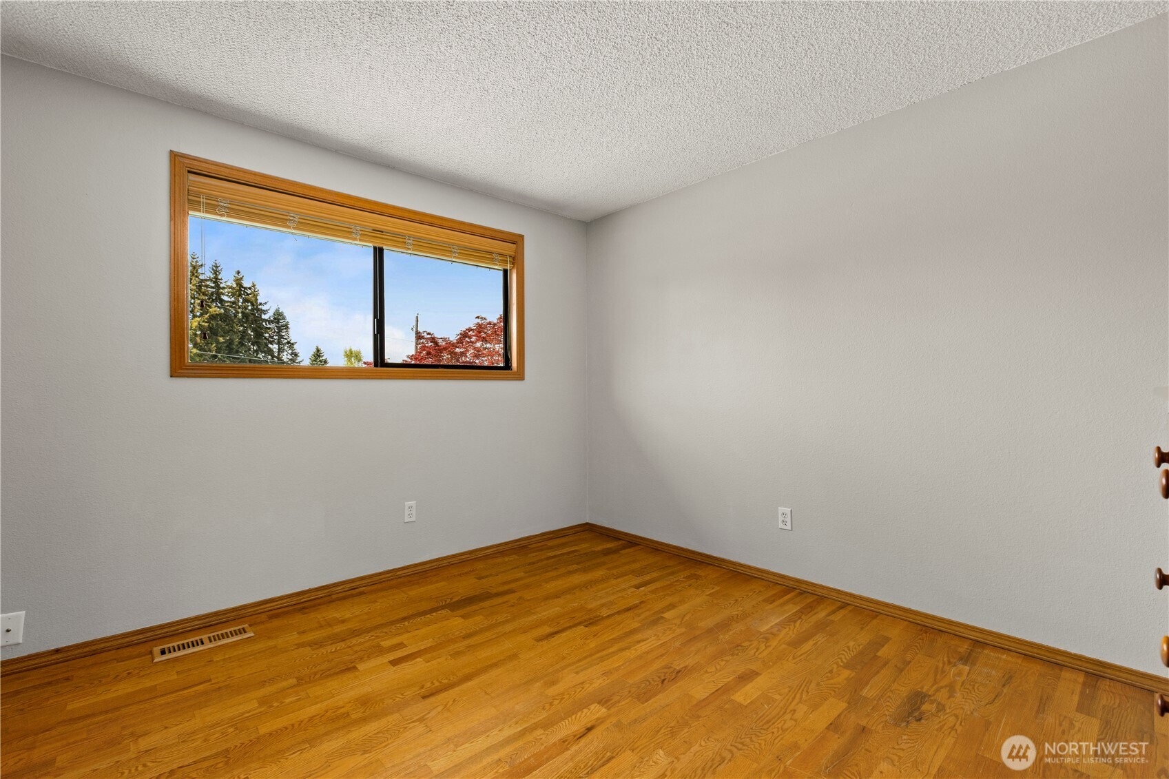 1827 N Whitman Street , Tacoma, WA 98406