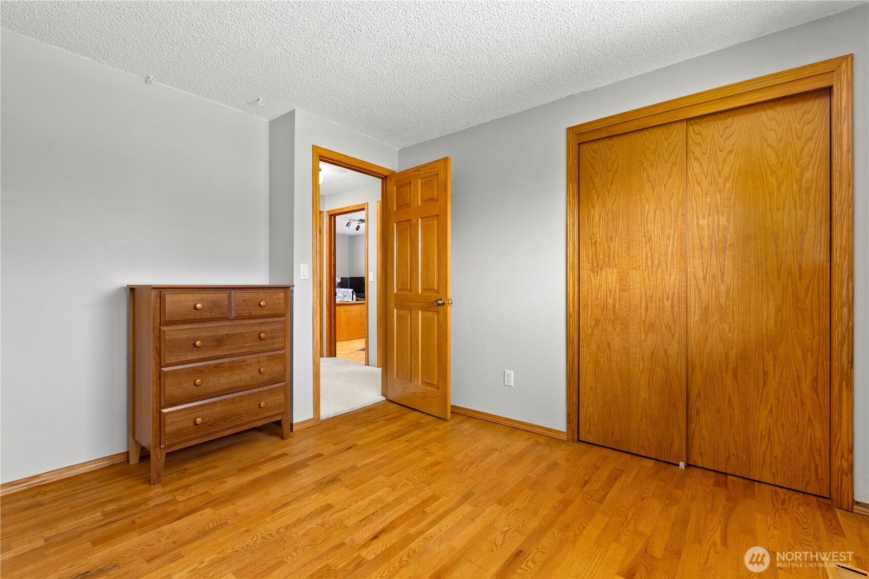 1827 N Whitman Street , Tacoma, WA 98406