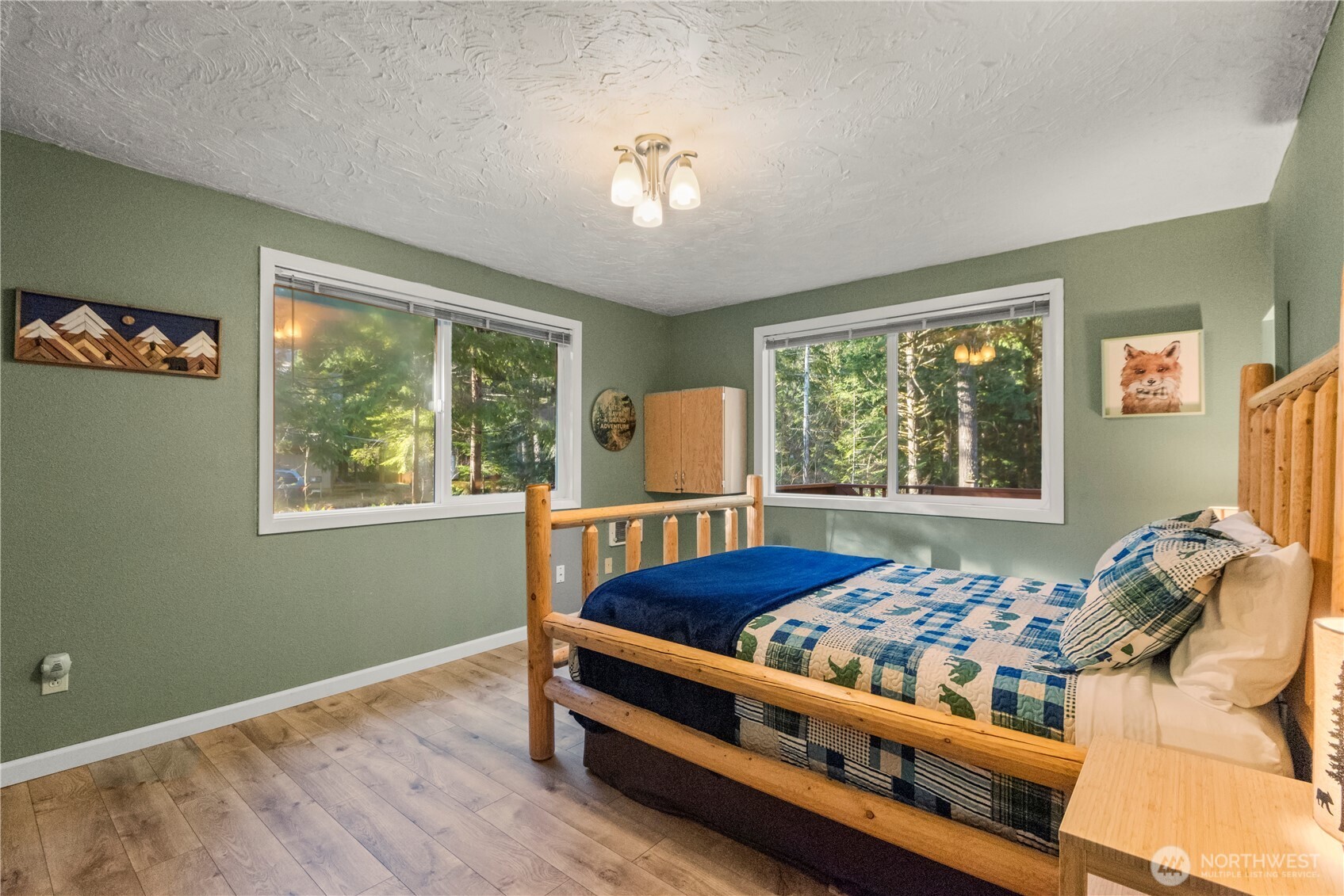 941 N Potlatch Drive , Hoodsport, WA 98548