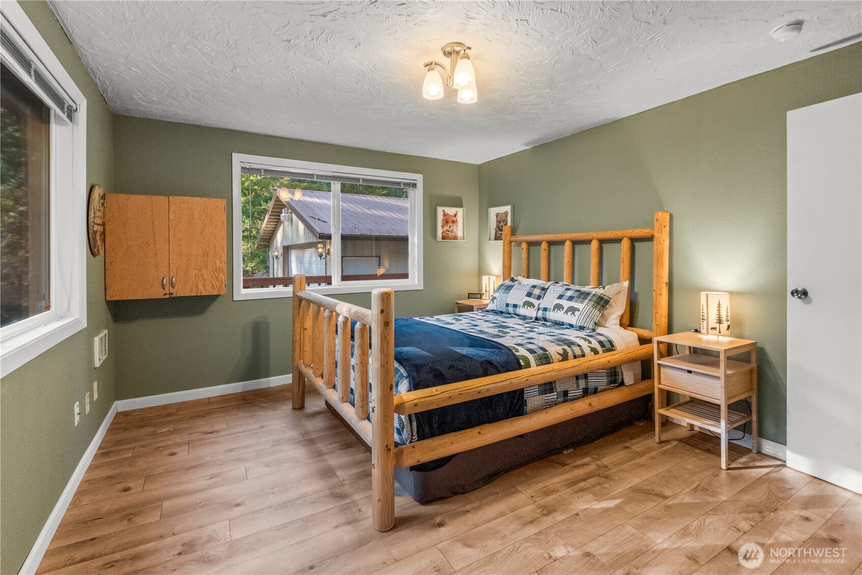 941 N Potlatch Drive , Hoodsport, WA 98548
