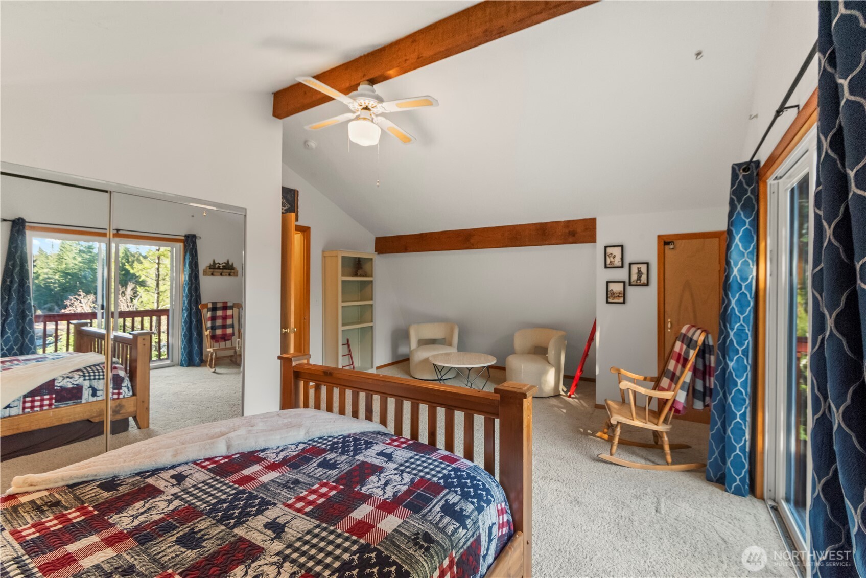 941 N Potlatch Drive , Hoodsport, WA 98548