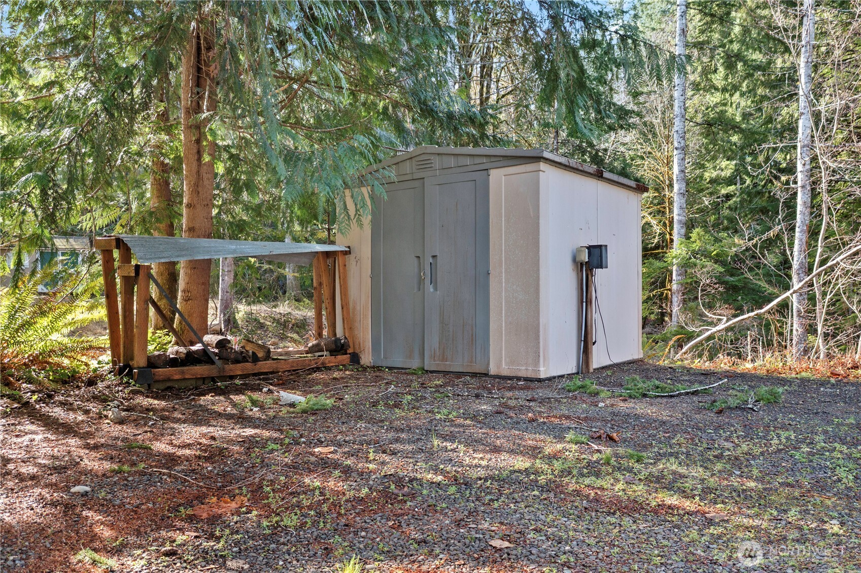 941 N Potlatch Drive , Hoodsport, WA 98548